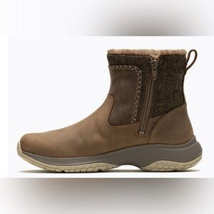 NIB Merrell faux fr lined boots